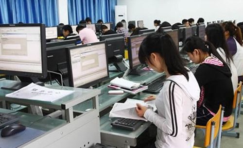 電子絲綢之路 計(jì)算機(jī)與現(xiàn)代技術(shù)重塑的人類(lèi)交流圖景